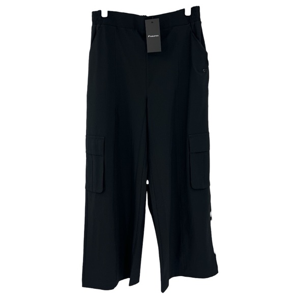 NWT’S Fabletics Downtown Wide Leg Cargo Black Pant - Picture 3 of 8